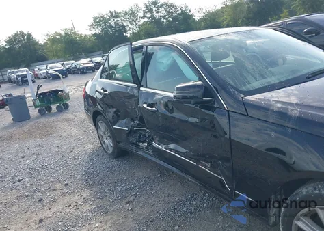 2013 Mercedes-Benz E 350 from USA, damaged, VIN WDDHF5KB3DA700808